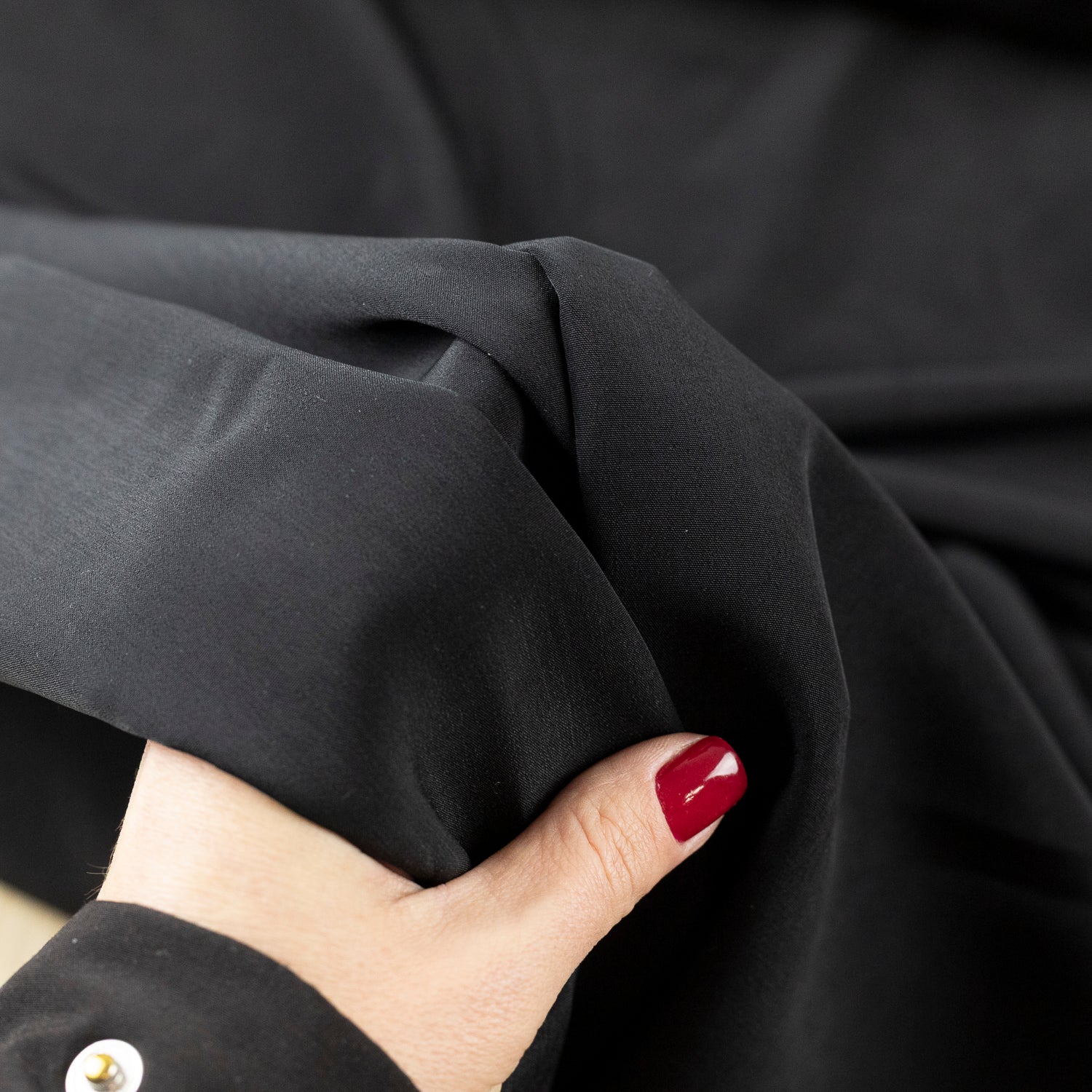 Tesatura Piersica Neagra